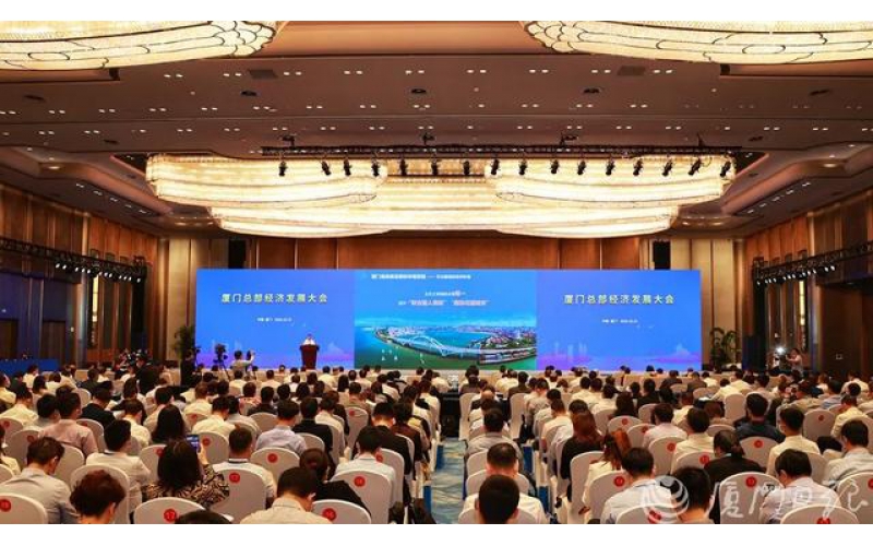 銀保監(jiān)會(huì)：小貸公司不得向大學(xué)生發(fā)放互聯(lián)網(wǎng)消費(fèi)貸